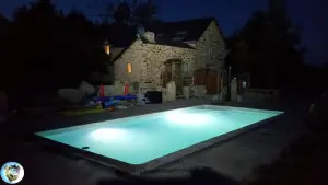 Piscine et gîte de nuit