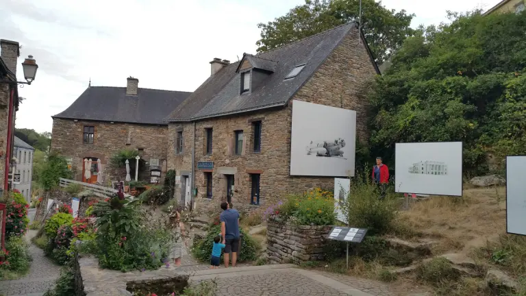 Les photos dans village de la Gacilly