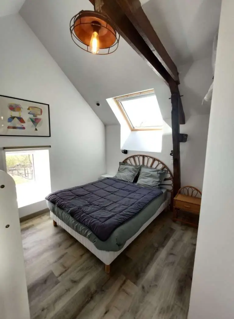 Lit double chambre enfants (photo grans angle)