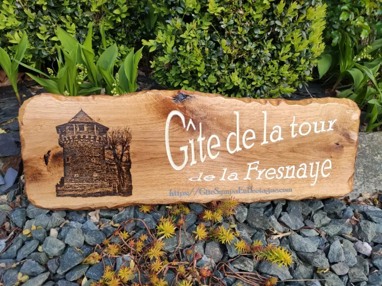 Panneau du gîtes sur la route